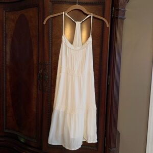 Elegant White Sleeveless Dress